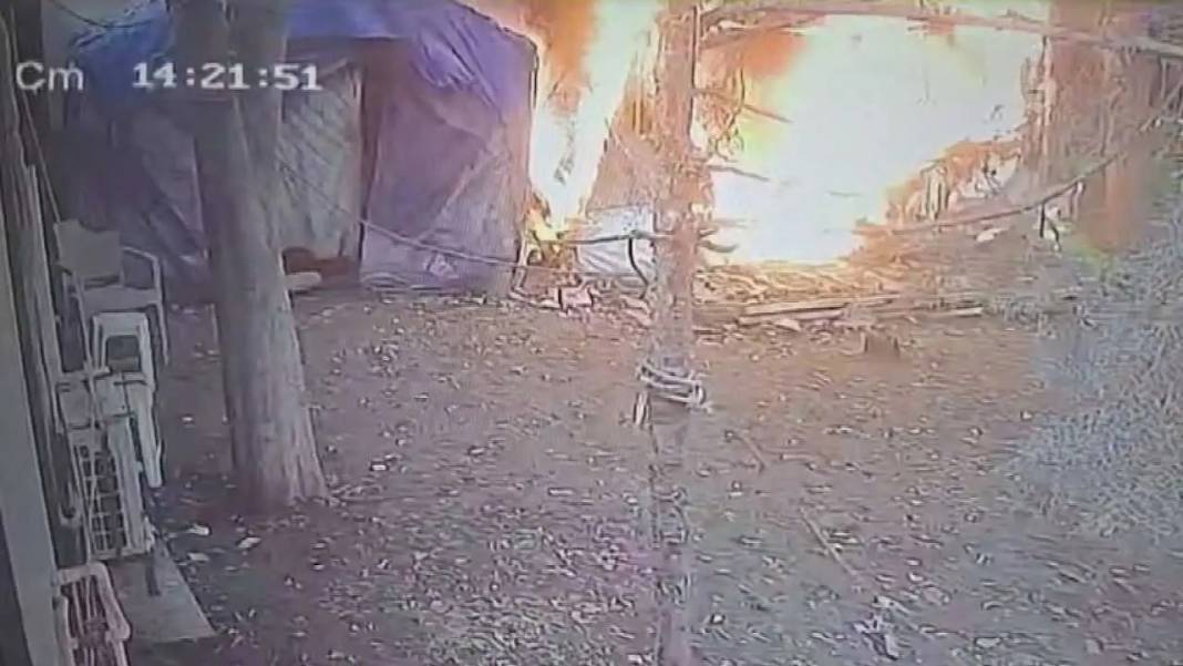 Hatay’da Madde Bağımlısı Dehşet Saçtı! Kundaklama Anı Ortaya Çıktı 1